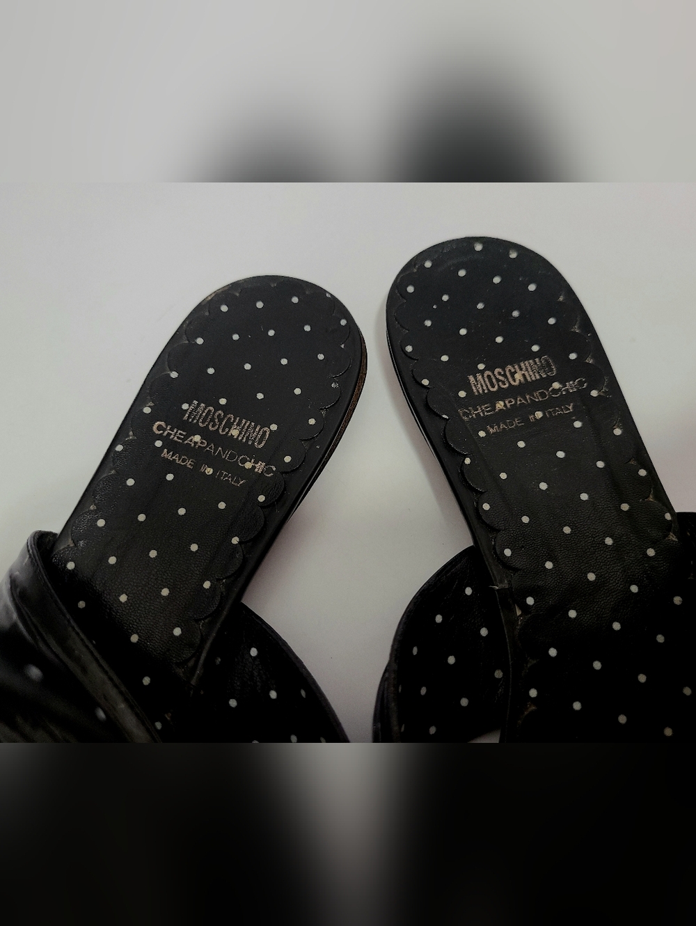 Moschino Vintage Black Patent Leather Wide T-strap Sandals Sz 7½-8 - Picture 4 of 7